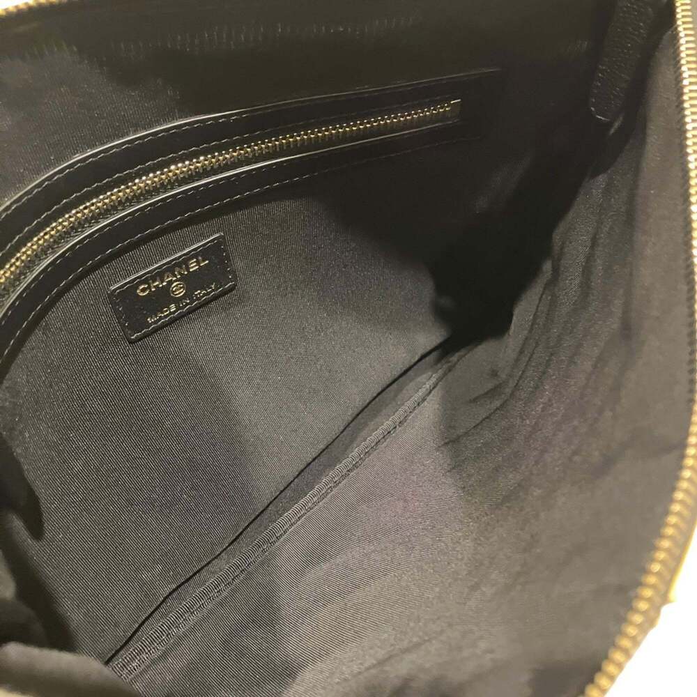 CHANEL Black Caviar Leather Clutch Bag - Picture 6 of 9